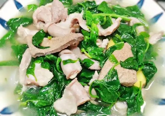 枸杞叶猪杂汤的做法