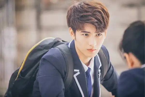 《班长大人》第一季完美收官 黄俊捷获赞