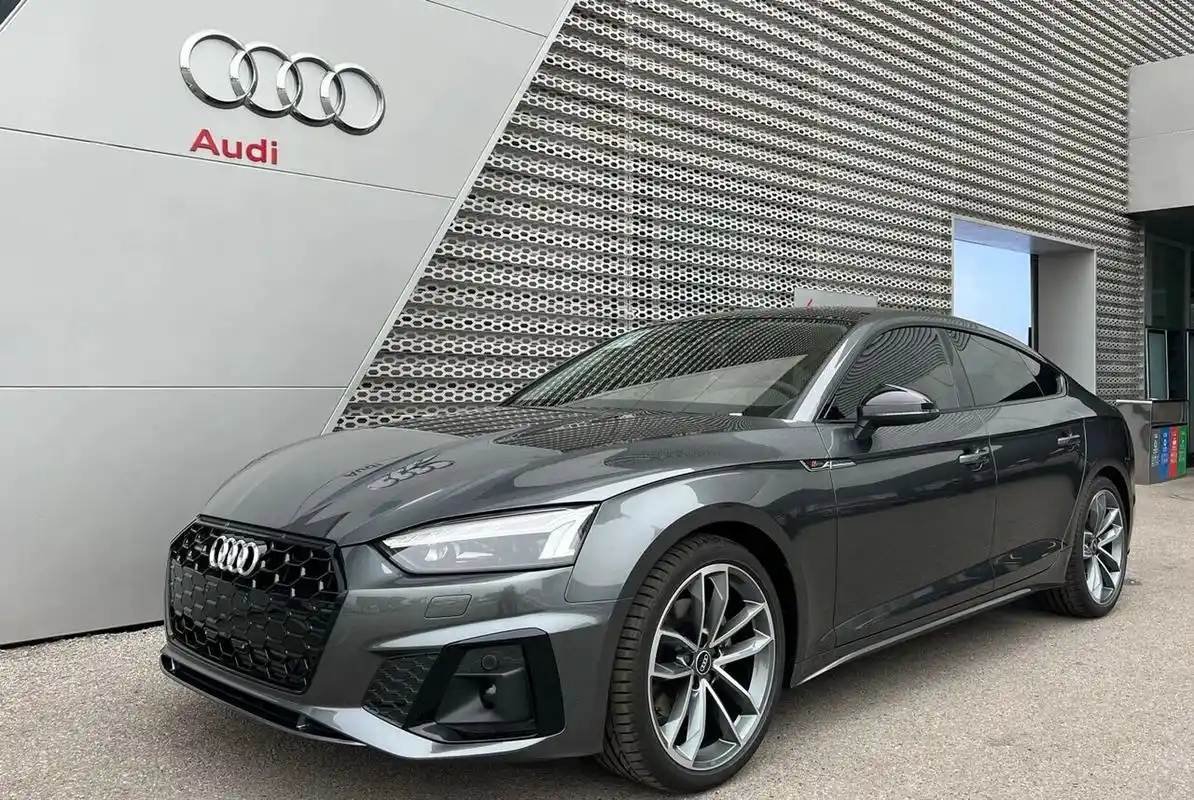 奥迪a5天云灰,在港车,等了三个月,提车!