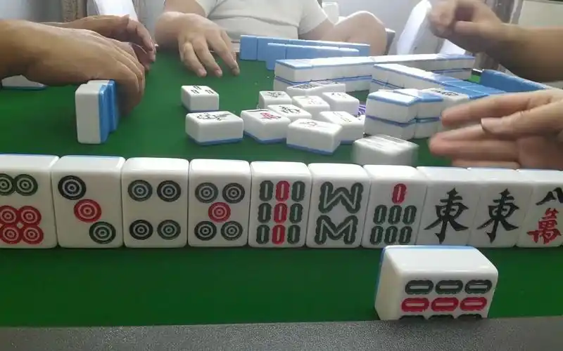 【广东麻将】宁做凤尾,不做鸡胡.听牌三次才成功做成对对碰