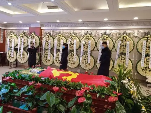 曹仁义遗体告别仪式今天上午在八宝山殡仪馆竹厅举行