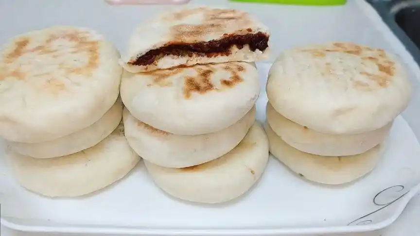 发面豆沙饼,轻松做出来,入口香甜软糯,老少皆宜,凉了也蓬松.