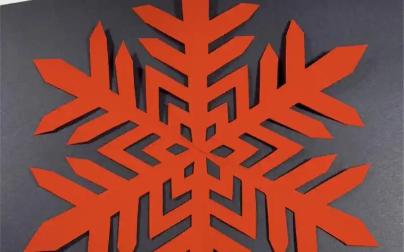 我们一起剪一个漂亮的雪花,简单易学#剪纸 #亲子手工 #剪窗花 #幼儿园