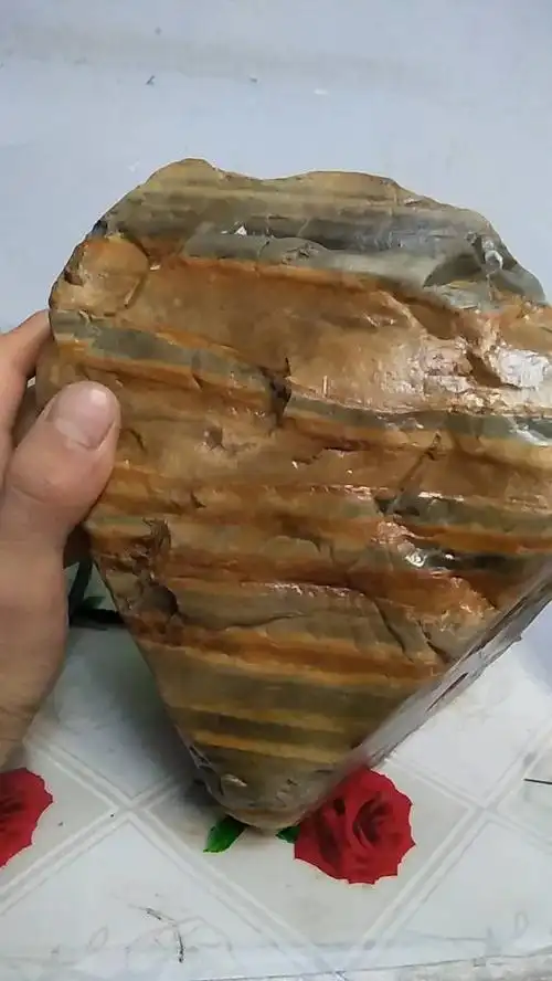 我有一块条纹的石头,不知道是什么?求解释!