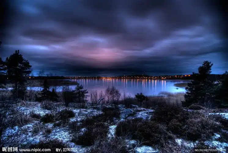 黄昏湖景图片