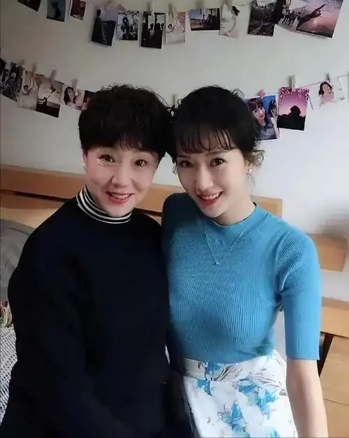 回顾老演员父女:侯长荣的女儿气质出众,杜源的女儿是父亲的骄傲