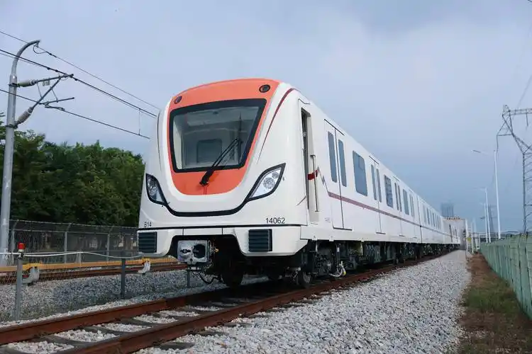 广州地铁十四号线二期首列车抵穗_系统_线路_新线