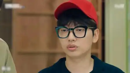 还记得请回答1988的娃娃鱼吗?剧中是憨厚可爱 现实是型男一枚