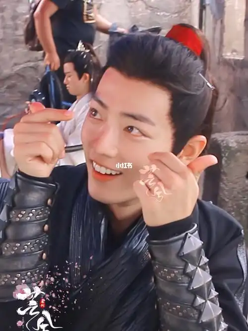 陈情令花絮一博给你比个枪不需任何语言一个眼神就懂肖战王一博博君一