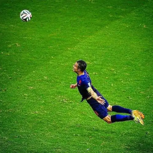 深度丨一步之遥,米兰烟花德比,飞翔的荷兰人,足坛经典镜头系列