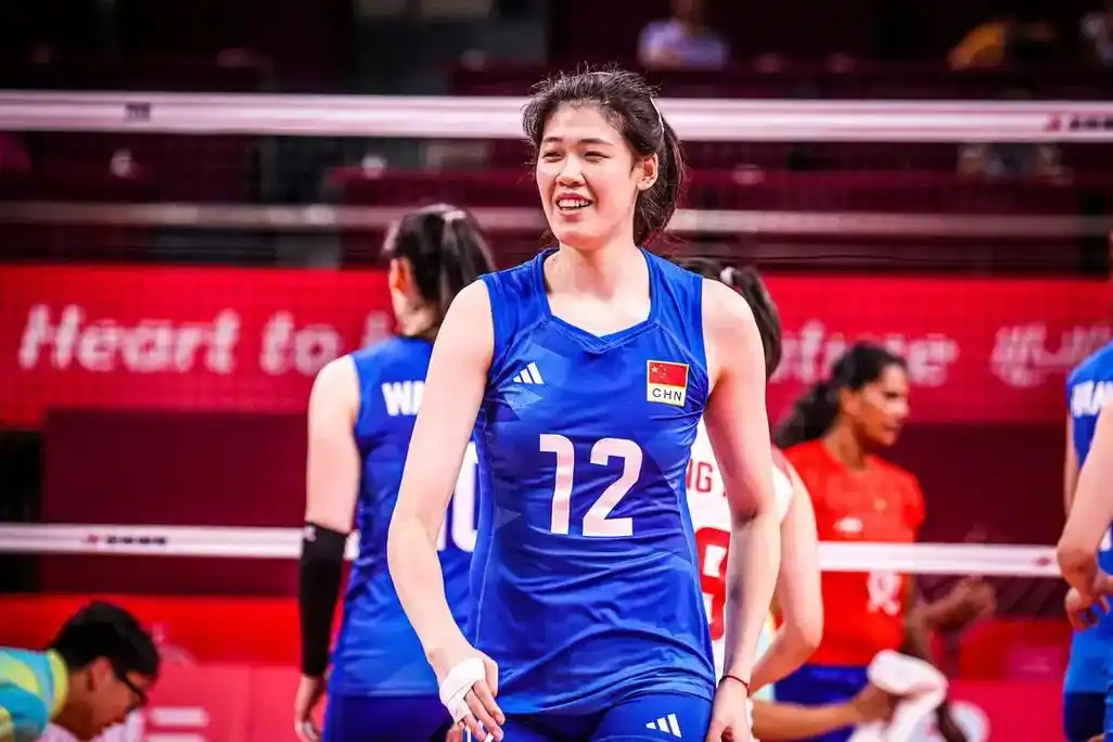 单人照,女排亚运会,比赛现场.#李盈莹 #袁心玥 #龚翔宇  - 抖音