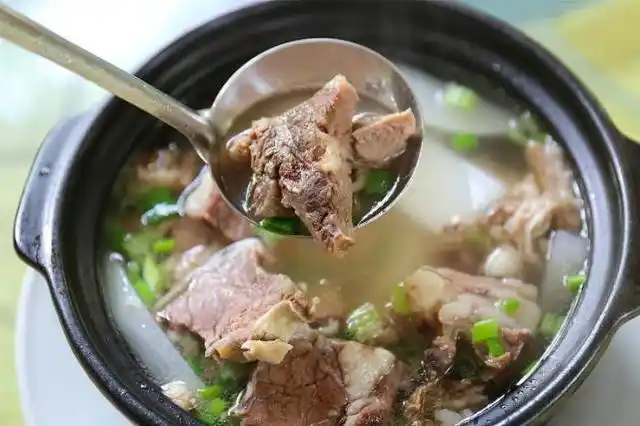 为什么中国人炖牛肉要几小时,国外牛排煎一下就能吃?还又香又嫩