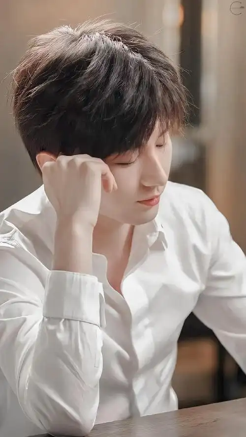 成毅的禹司凤好美啊,没想到他本人居然更帅更苏