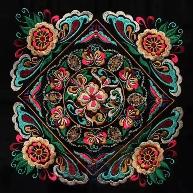 苗族刺绣,侗族打油茶,南宁老友粉,点米成画等.