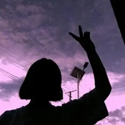 女生短发头像不露脸星空下影子头像女