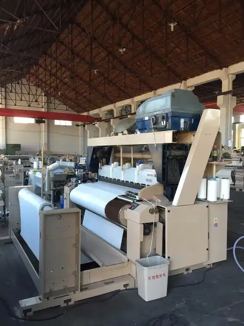 天鹅绒喷水织机天鹅绒织机的图片