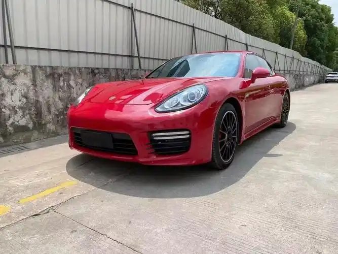 保时捷帕拉梅拉/4.8gts /红色/黑内 /五门电吸门