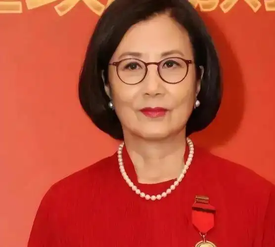 汪明荃近照引热议!