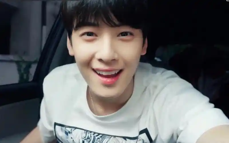 车银优笑脸合集这个男孩子笑起来太好看了叭