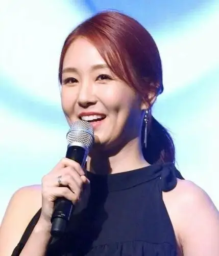 热点追踪:萧敬腾一拿话筒就下雨;吴静妍爆安七炫劈腿!