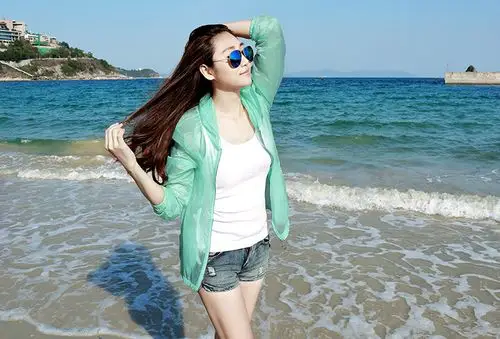 c 夏季薄衣女装沙滩服长袖短外套k5