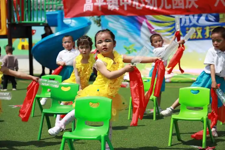 大班情景舞蹈《勇敢的小蚂蚁》   指导老师:周亚莹