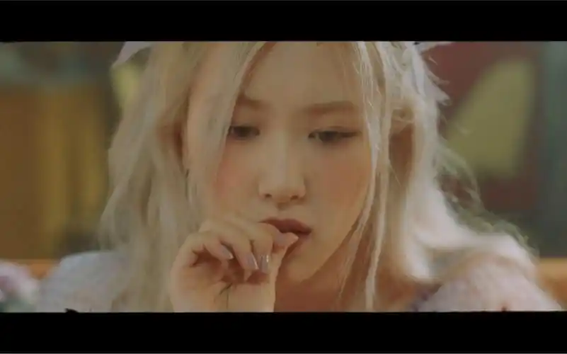 rosé朴彩英solo新专收录曲《gone》mv视频公开