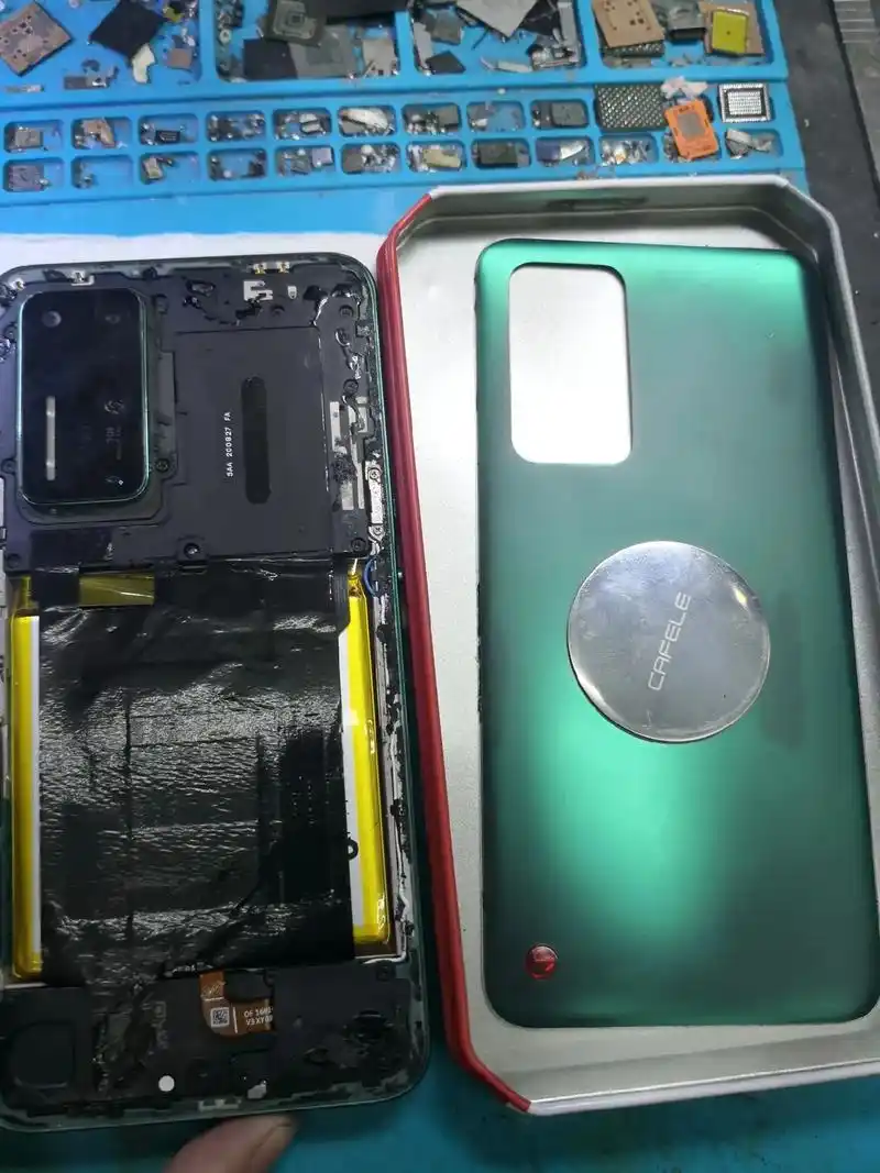 坚果r2黑屏不开机.接到一台坚果r2黑屏不开机,经检测高温c - 抖音