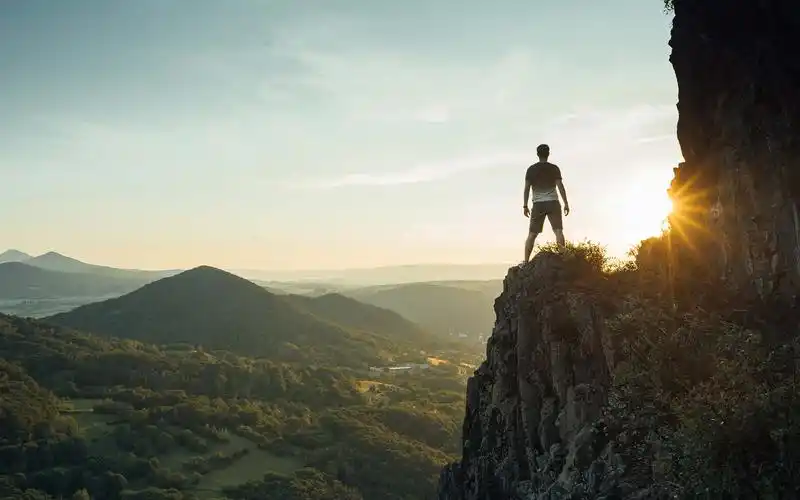 当你遭遇挫折时这3句话会帮你走出困境