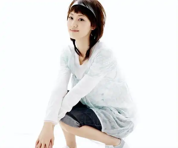 回顾央视王冠:曾和曹可凡传绯闻,38岁依旧单身,婚姻让父母担忧