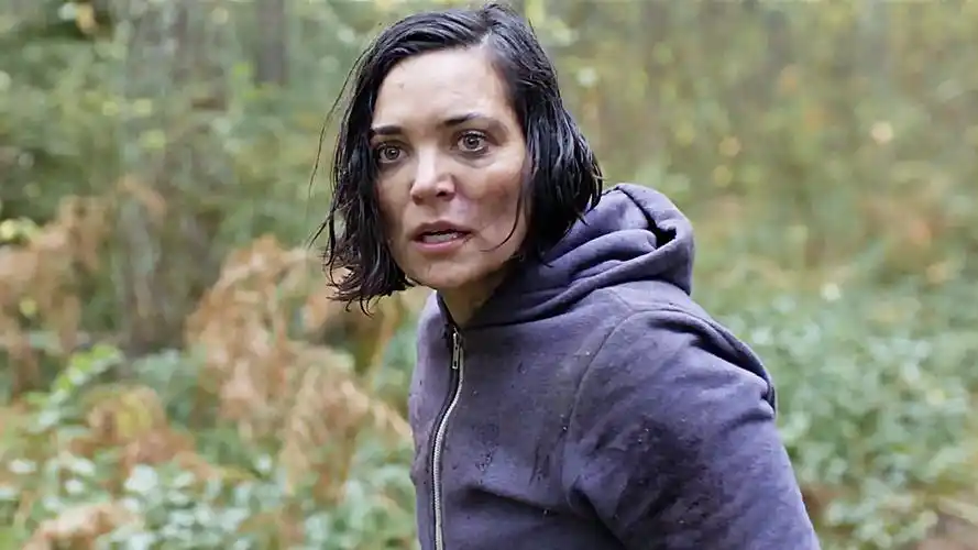 女人自驾游遭遇绑架,和歹徒斗智斗勇将他反杀,电影《孤身》