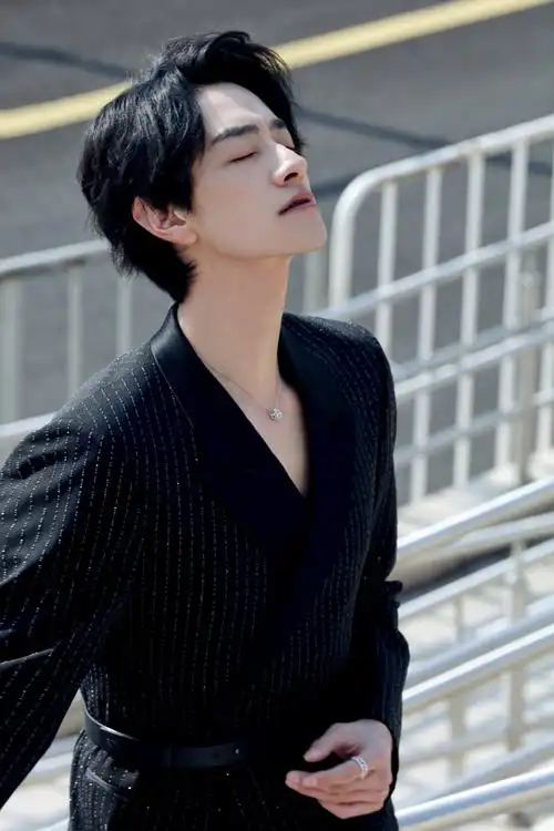 郑云龙官宣加盟越剧春晚##浙江卫视越剧春晚