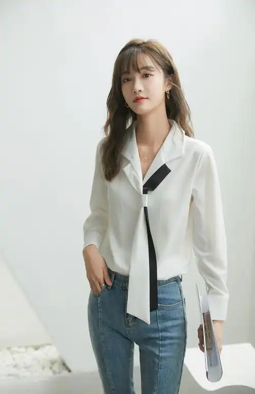 实拍 法式雪纺白色衬衫女设计感小众轻熟女士衬衣v领领带锁骨上衣