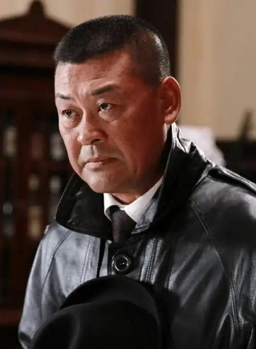 58岁演员侯传杲:患过癌,妻子出过车祸,现在的生活状况怎样?