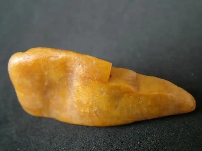 只有原田黄一半的田黄原石