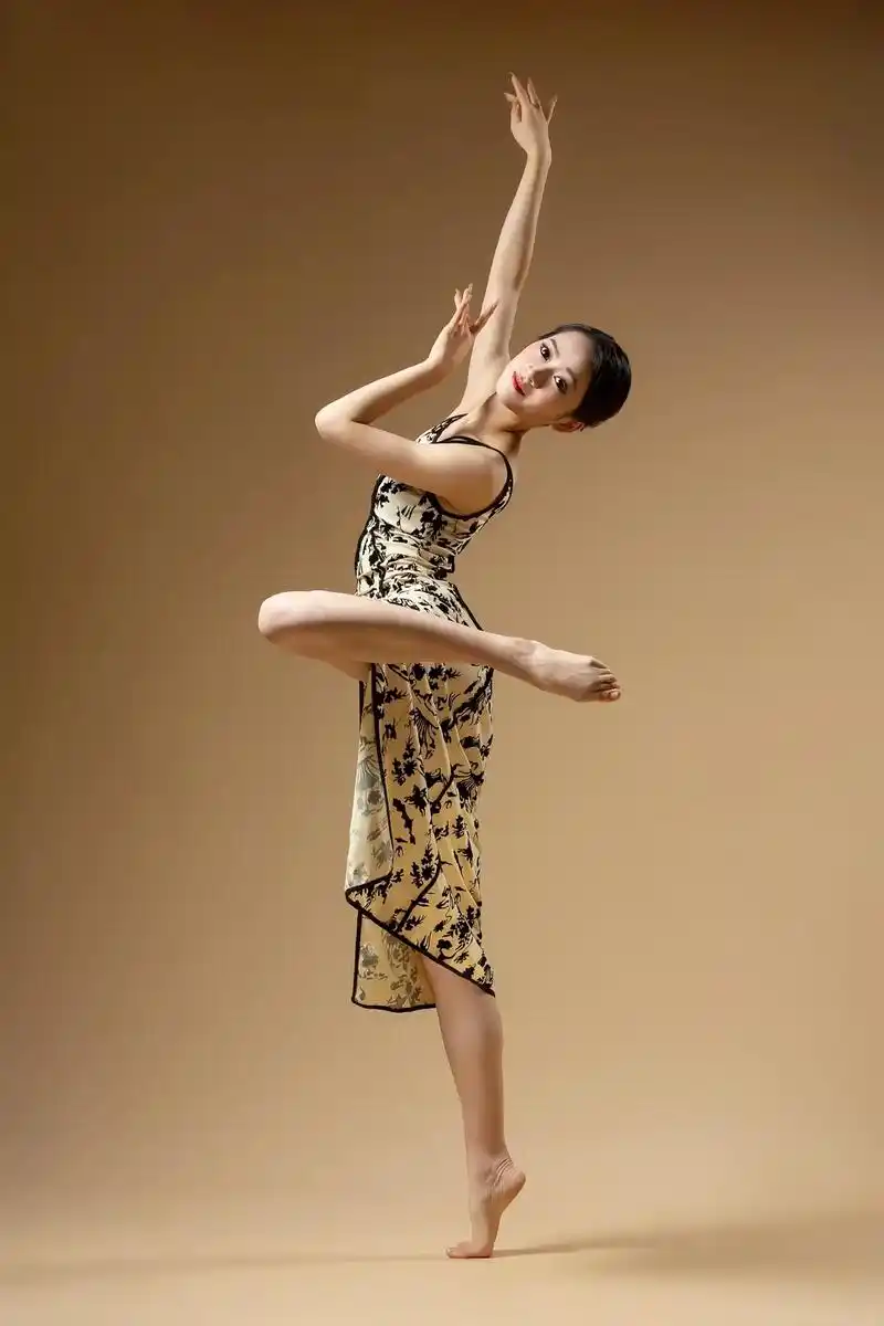 不要随便跳舞,会变美#舞蹈 #灵魂舞者 #舞蹈摄影 - 抖音