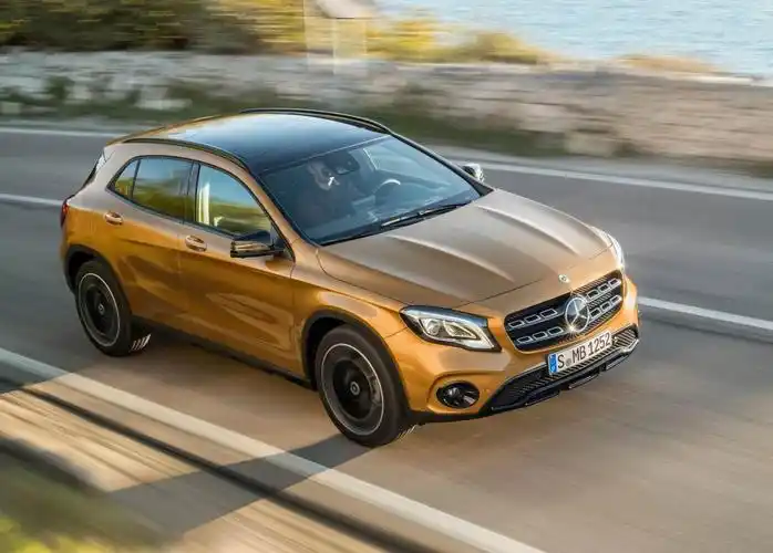 奔驰gla跑车, 棕色的商务款-新浪汽车