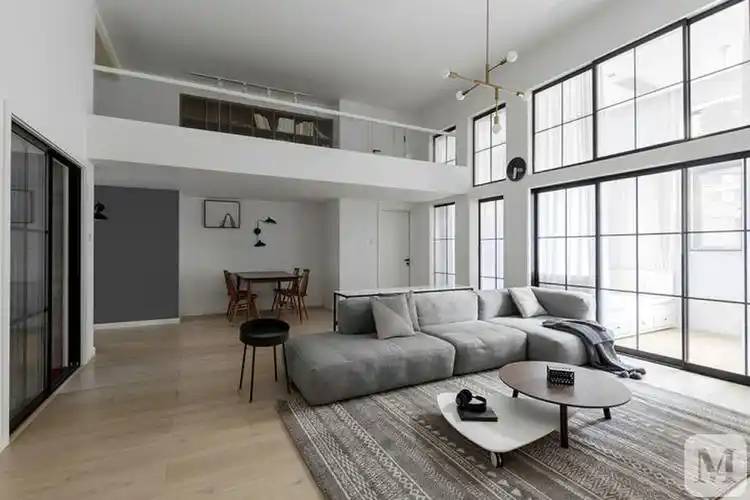 4米层高巧搭阁楼秒变loft,黑灰色系太高级!