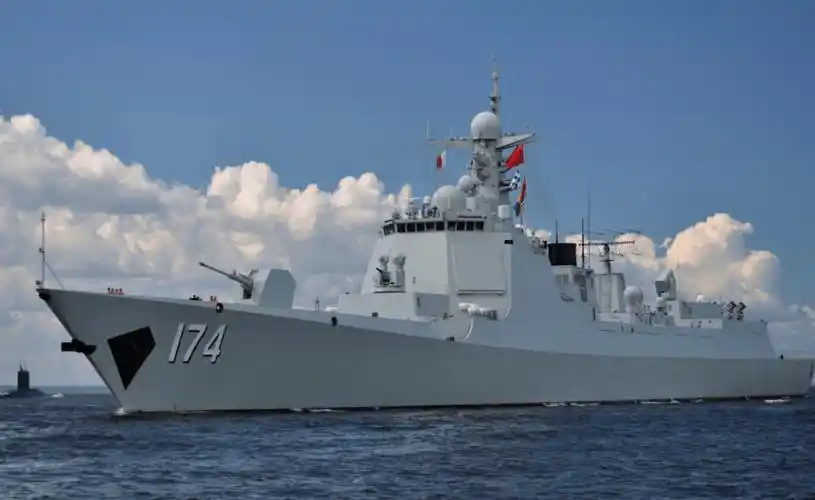 原创中华神盾舰052d垂发系统高达64单元海上攻击力强悍