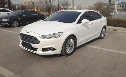 福特 蒙迪欧 2.0t gtdi200 豪华型白色手自一体
