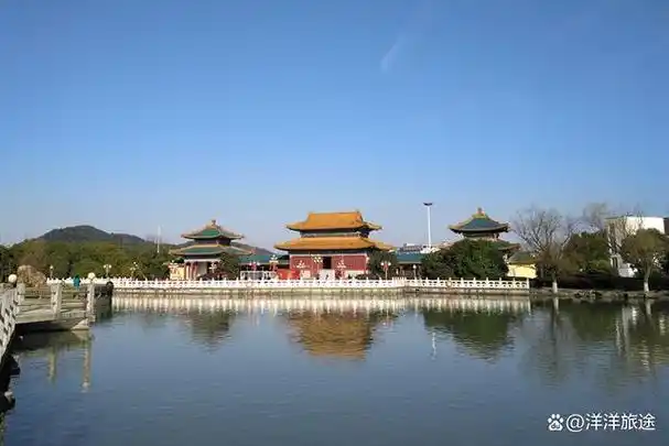 天下玉苑风景区位于宁波市余姚市,是中国最大的玉器生产基地和玉文化