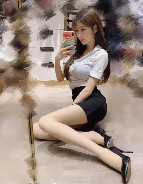 斗鱼王羽杉性感写真套图王羽杉刷火箭私人定制私房照图片