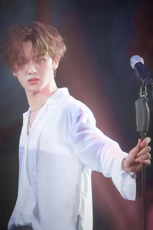 朱正廷帅气图片朱正廷图片