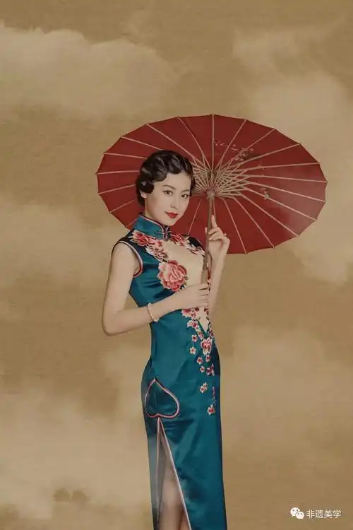 每个女人的衣橱里都应该有一件京式旗袍