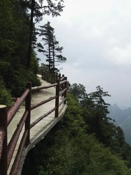 龙峪湾 "鸡角尖峰" ～ 美哉!