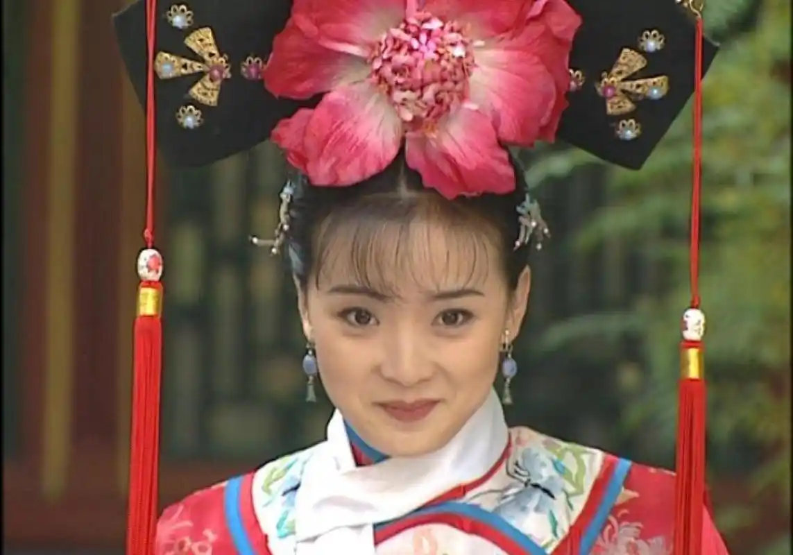 47岁王艳再扮"晴格格", 结婚生子岁月侵袭,女明星真的不容易