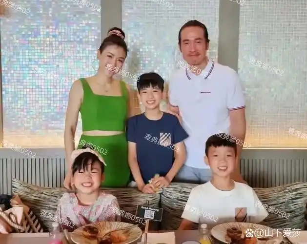 老婆陈茵媺是港姐冠军出身漂亮甜美,但儿子女儿都没继承她的美貌,都