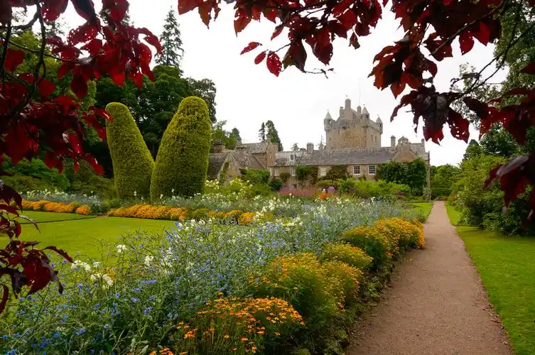 the two words “walled garden” make me tingle with