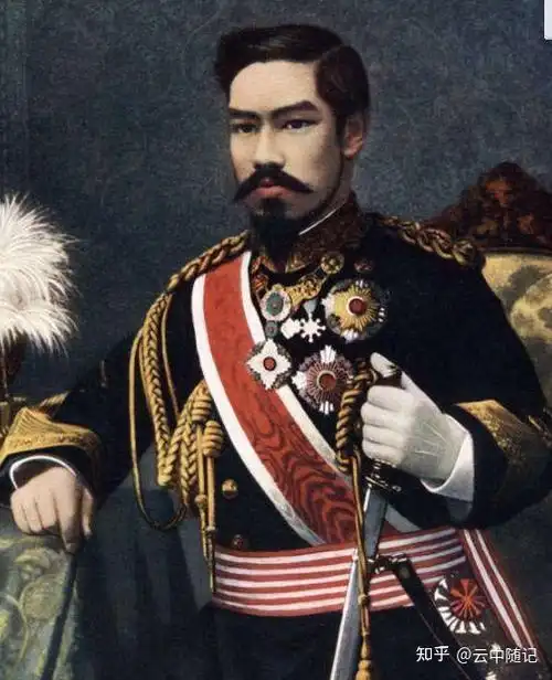 日本和平宪法5日本天皇裕仁抱美国大腿为了皇室幸存走了三步好棋