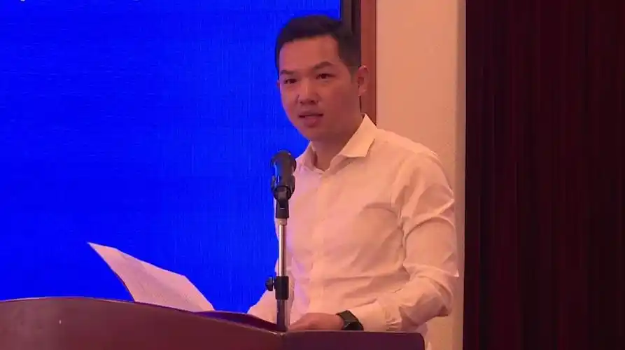 耀宁科技磷酸铁锂电池项目落户经开区 王一鸥郑鑫等见证签约 总投资